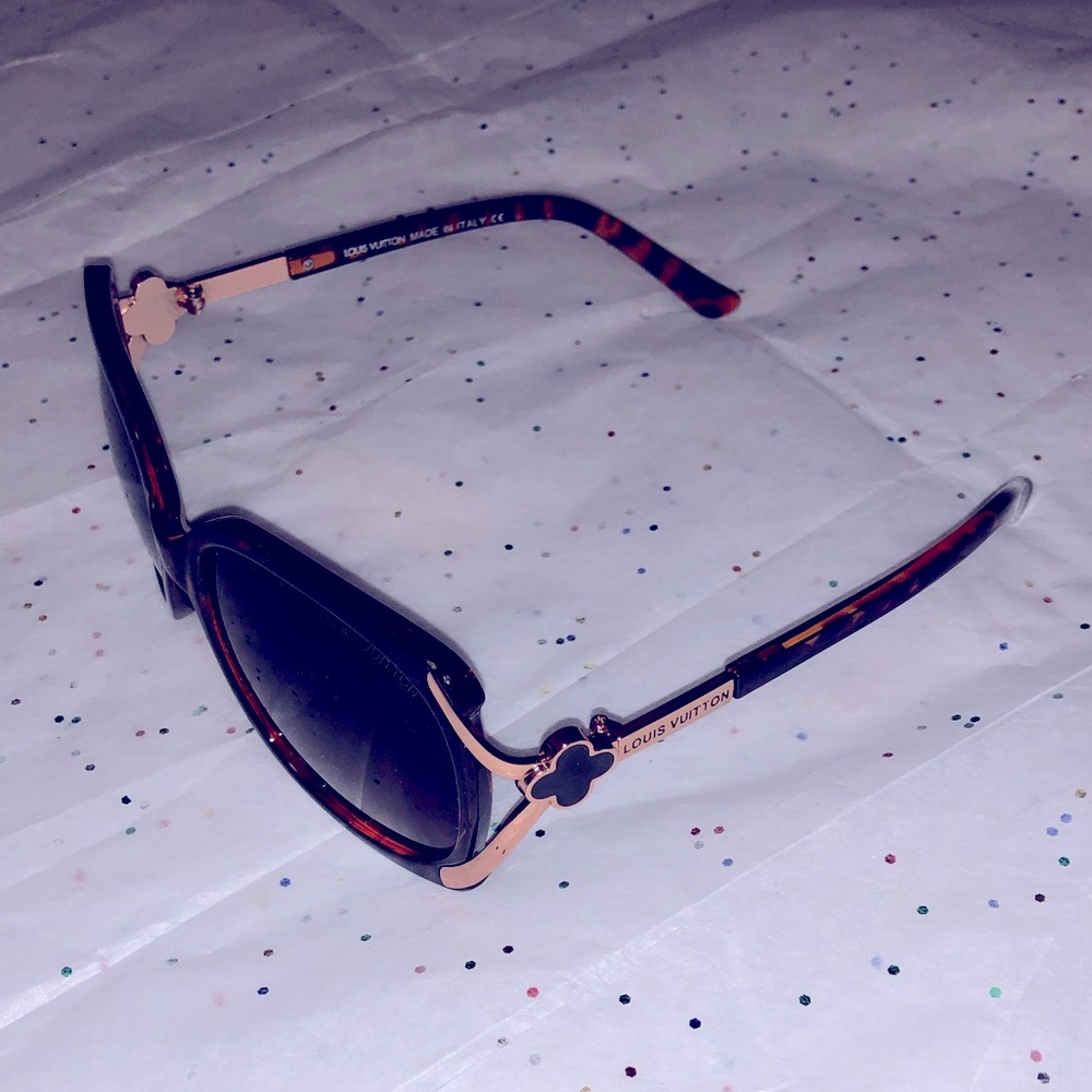 Louis Vuitton brown black floral fluer de lis gold logo women’s sunglasses New